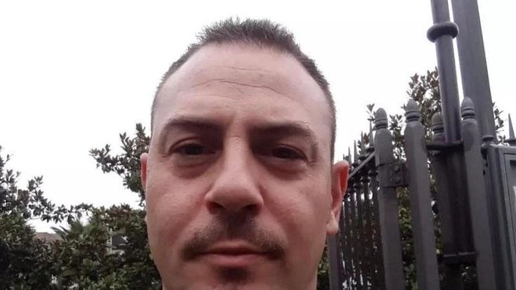 Fatto a pezzi nei sacchi neri a casa dell’insospettabile prof: tre fermati, l’ipotesi del festino