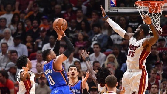 Basket, Nba: Westbrook trascina Oklahoma, a Houston il derby del Texas