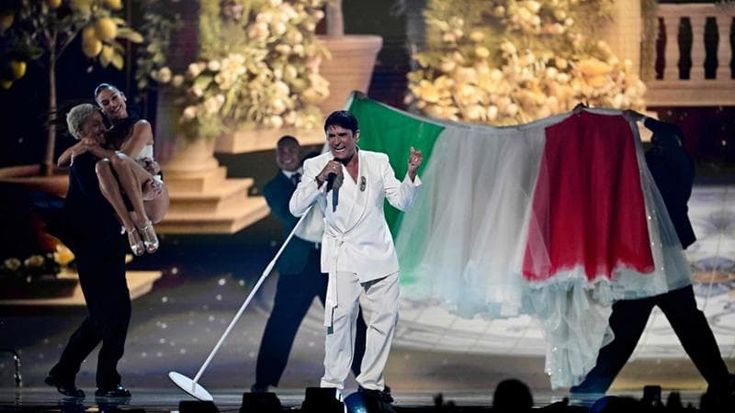 Eurovision, prima semifinale: ovazione per Sal Da Vinci. Proteste per Israele