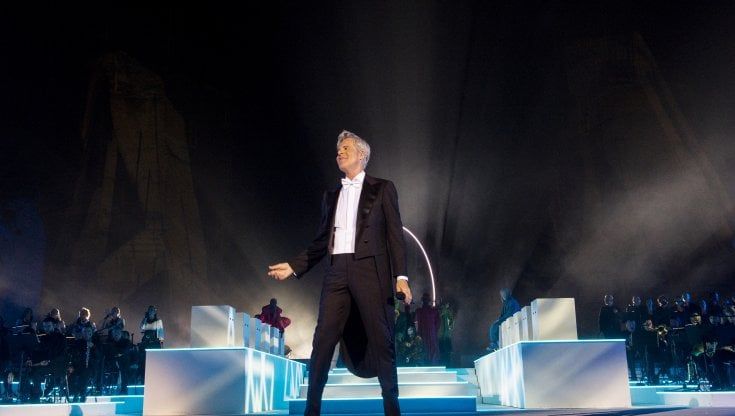 Claudio Baglioni, dal palco allo schermo. Con 'Tutti su' l'invito a liberare le emozioni: "Trasformiamo il palco in teatro"