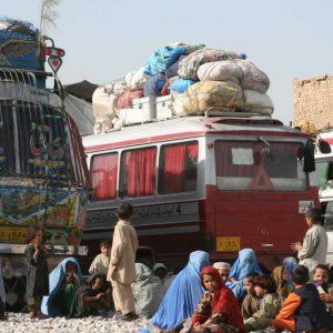 Pakistan, abusi e violenze: la non vita dei profughi afgani perseguitati dalle forze dell'ordine