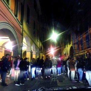 Rischio covid, il sindaco di Bologna pronto a chiudere le piazze della movida