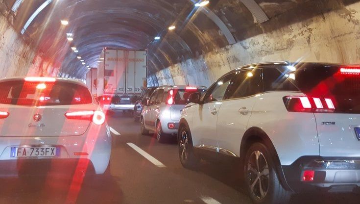 Firenze assicurazione: dopo la discesa i prezzi stanno tornando a crescere. Per il bollo c'è l'alert sul cellullare