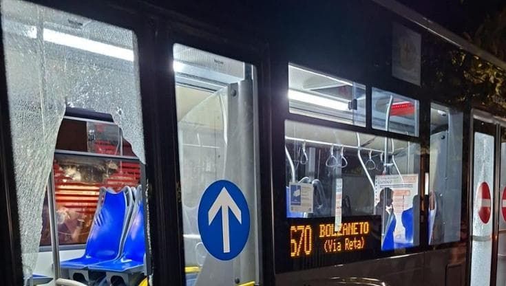 Rissa sul bus a Begato, per i due fratelli minori denunciati sarà applicato il “decreto Caivano”