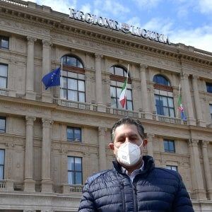 Toti: "Da Roma mascherine sbagliate, ci avvisano di non farle usare ai medici"