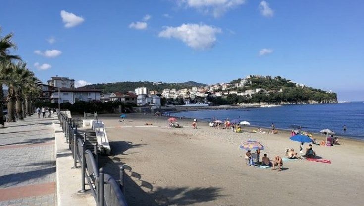 Shock ad Agropoli, trovato il cadavere di un uomo sul lungomare 