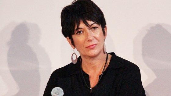 Caso Epstein, arrestata negli Stati Uniti la compagna Ghislaine Maxwell