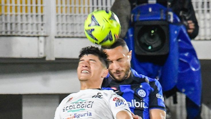 "Più Alzheimer fra i campioni di calcio". I colpi di testa creerebbero traumi al cervello