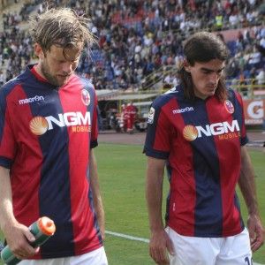 Schiaffi e spintoni, Natali e Lazaros litigano in campo