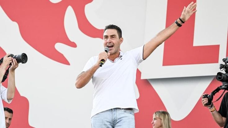 Il generale Vannacci torna a Livorno
