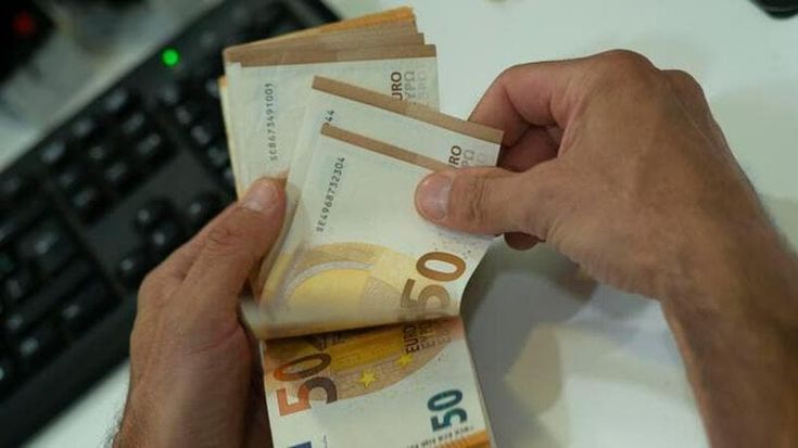 Banche, utili record: 6,3 miliardi nei primi 3 mesi 2024. Cisl: basta filiali chiuse. Mutui, giù il tasso
