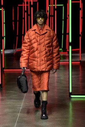Milano moda uomo: la moda per il prossimo inverno a tutto colore