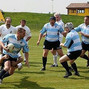 Il rugbista sul palcoscenico<br />solo maschio, non "macho"