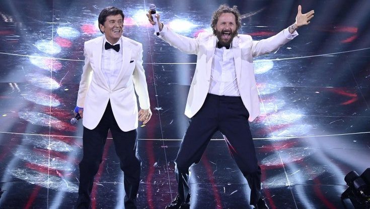 Sanremo 2022, Gianni Morandi e Jovanotti insieme all'Ariston
