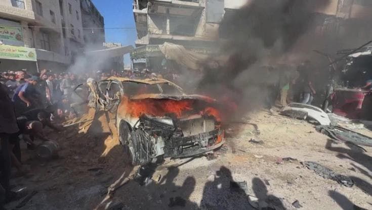 Nuovo raid aereo israeliano a Gaza City: un morto nel quartiere di Sheikh Radwan
