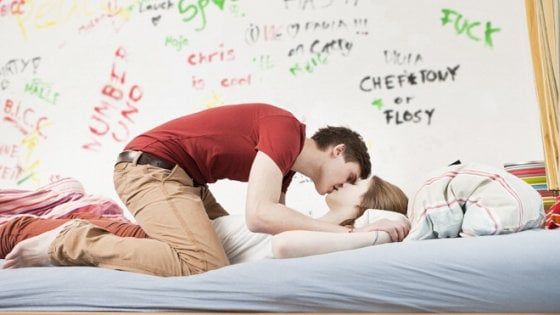 Millennials, il sesso incomincia a 17 anni. Ma sanno poco su protezione e contraccezione