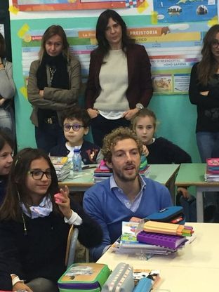 Palermo, Alessandro D’Avenia insegnante a sorpresa per i bambini della Garzilli    