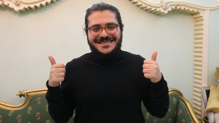 Patrick Zaki libero, la sua prima chiamata a Bologna è alla sua prof