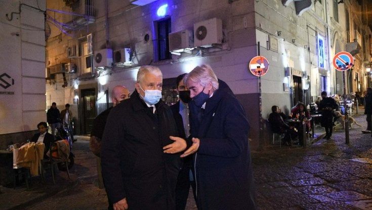 Movida a Napoli, l'assessore De Iesu: "Non possiamo vietare ai giovani di stare in strada: questo non è un regime"