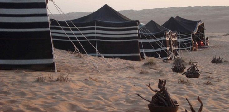 Accampamento a cinque stelle: tende extra lusso nel deserto