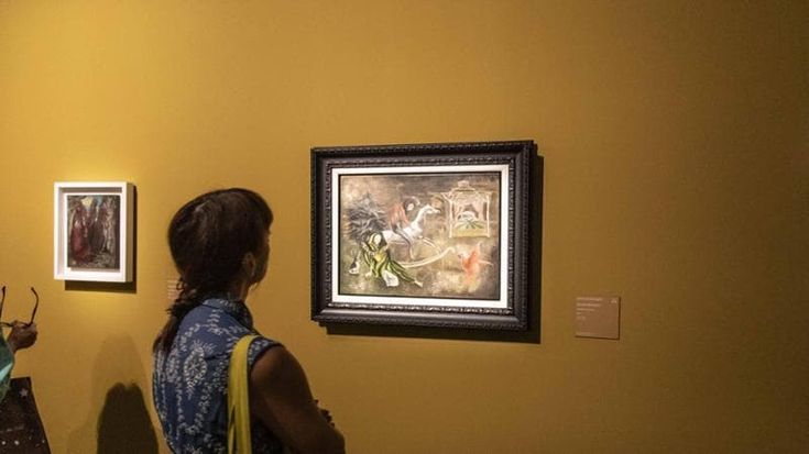 Leonora Carrington, la sposa del vento tra poesia e surreale: le sue opere in mostra a Palazzo Reale