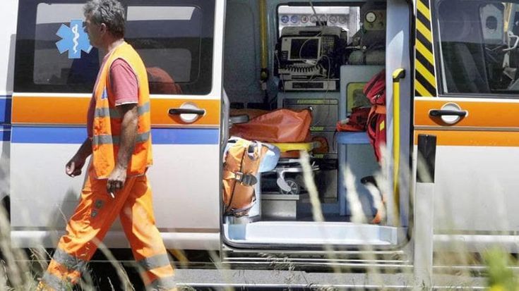 Auto in panne tamponata sull’A1 nel Lodigiano: muore una ragazza di 22 anni, sette feriti