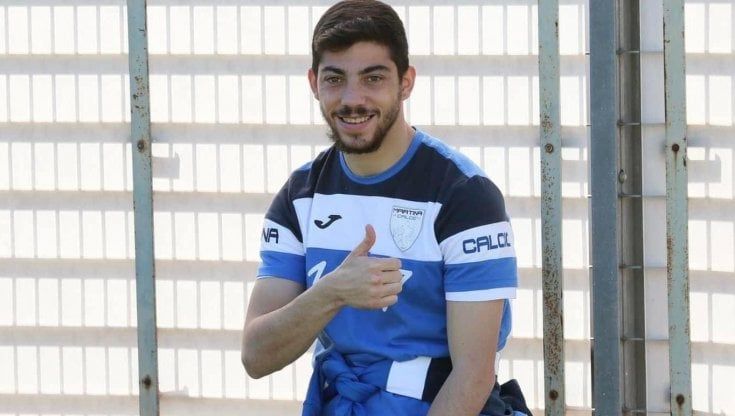 Calcio, addio al giovane Pietro Tusiano: l'attaccante stroncato da una malattia a 26 anni. "Il sorriso era il suo segno distintivo"