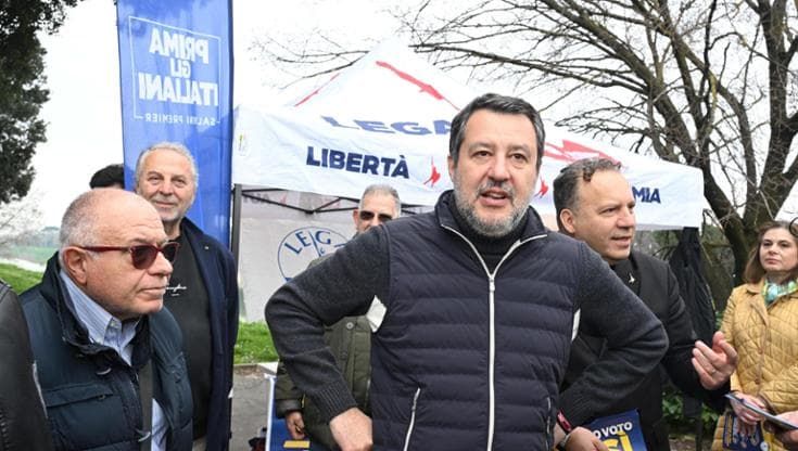 Salvini: “Taser alla polizia municipale di Firenze e Cpr in tutte le regioni”