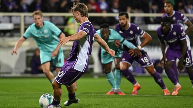 Fischi, scintille in tribuna e ribaltoni: la folle serata della Fiorentina al Franchi