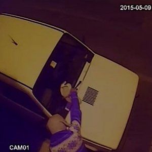 Brindisi, in manette infermiera stalker: minacce, proiettili e tre auto bruciate per punire l'ex