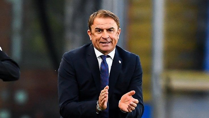 Cagliari, Semplici: "Ci siamo complicati la vita, ma il pareggio è meritato"