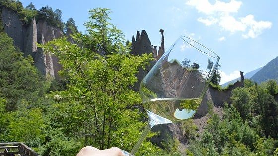 La montagna nel bicchiere: il Müller festeggia trent'anni con passeggiate, degustazioni e incontri d'arte