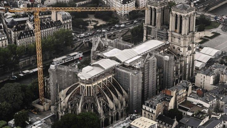 Notre-Dame, trovate tombe antiche durante i lavori alla cattedrale