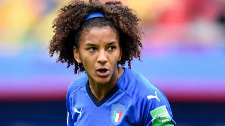 Sara Gama è fuori esclusa dai Mondiali La Nazionale femminile licenzia il suo totem