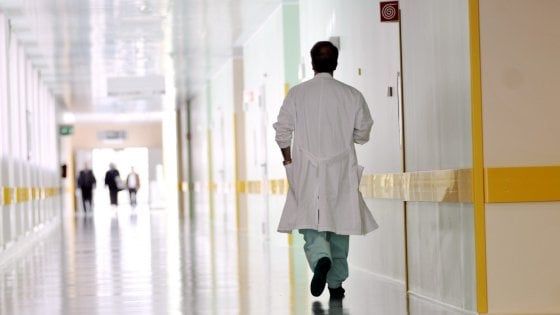 Ancona: morì a 7 anni per otite curata con omeopatia, condannati i genitori