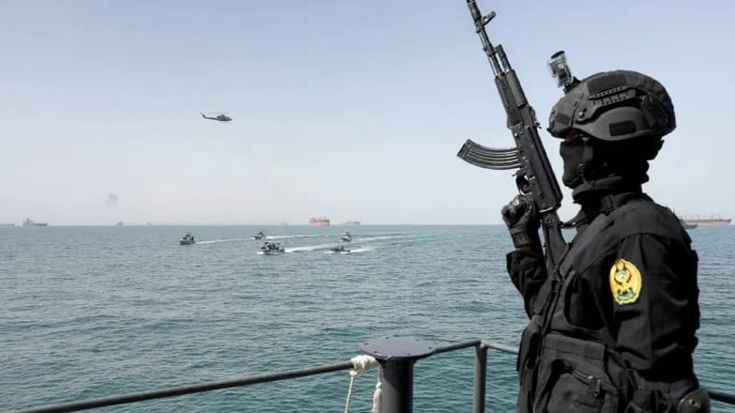 Medio Oriente, la battaglia tra Usa e Iran: razzi contro Kuwait e Bahrein dopo l’attacco americano all’isola di Qeshm