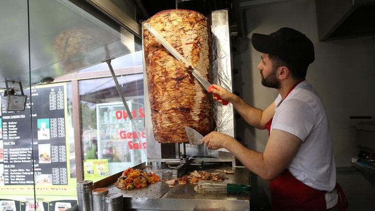 Berlino contro Ankara: la disfida sul vero kebab si consuma in Europa