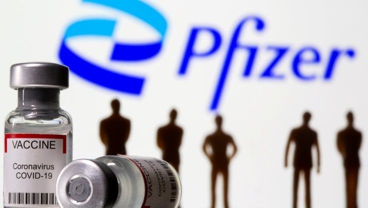 Pfizer, profitti da record. E alza le stime di vendite di vaccini anti-Covid a 36 miliardi di dollari