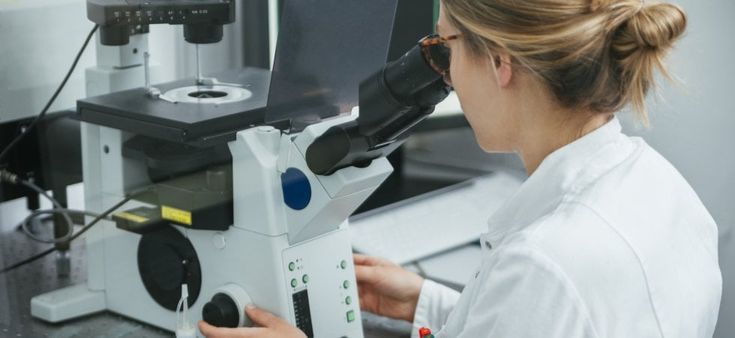 Regno Unito, le donne guadagnano fino al 44% in meno rispetto agli uomini, Ma il futuro è più rosa