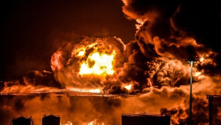 Arabia Saudita, raid aerei nello Yemen dopo l'attacco dei ribelli Houthi