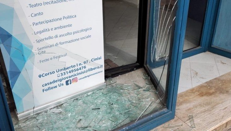 Cinisi, atto vandalico alla Casa dei Giovani. Il centro: "Chiunque sia stato, vogliamo aiutarlo"