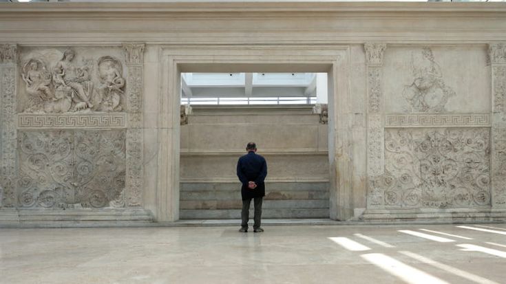 Folgorati dalla luce, sette giovani fotografi rileggono l’Ara Pacis