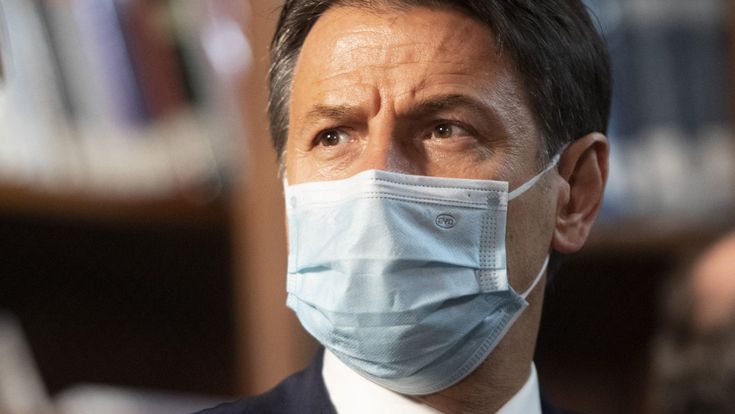 Lockdown locali, stretta nelle prossime ore. Scontro nel governo sulla scuola