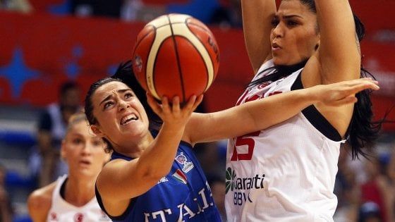 Basket, Europei femminili: Turchia-Italia 54-57, grande esordio per le azzurre