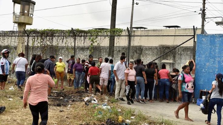 Brucia l’Ecuador prigioniero dei Cartelli