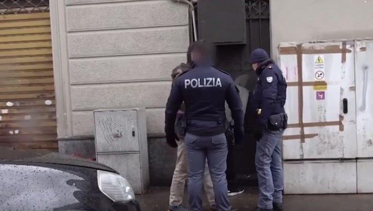 Mafia nigeriana a Torino, il pentito: “Arruolato a botte mentre chiedevo un aiuto sul permesso di soggiorno"