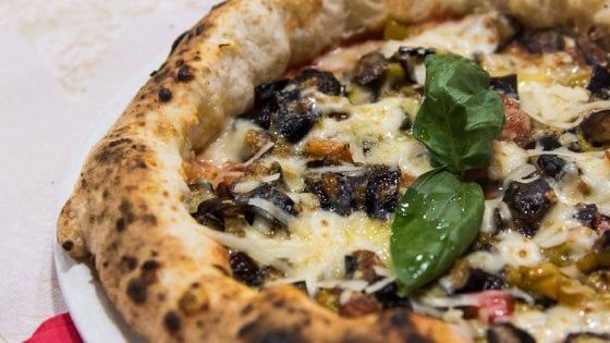 L'irresistibile ascesa di Salvatore Lioniello, il pizzaiolo con il cappello