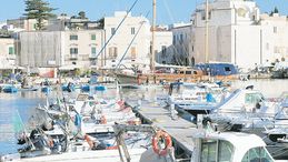 Le crociere in rotta verso i tesori della Bat: castelli, cattedrali e mare
