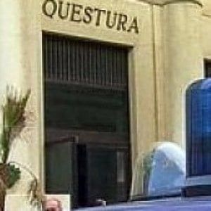 Bari, calci e pugni per rubargli l'auto: due arrestati. Uno dei due già in carcere per altri reati