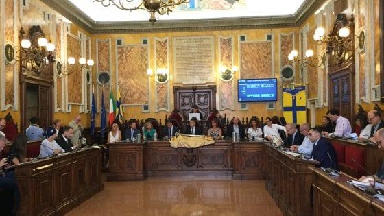 Consiglio comunale, il giuramento del sindaco Pizzarotti. Tassi Carboni eletto presidente  